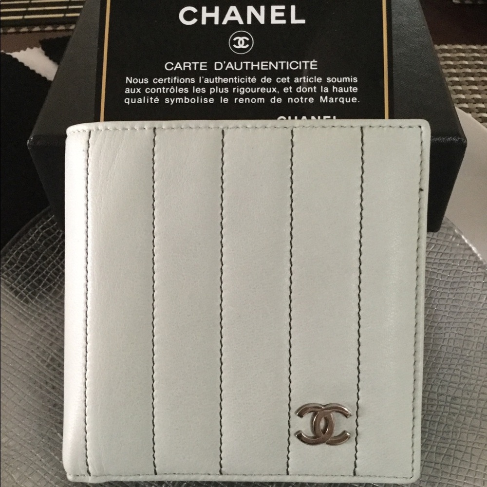 ❌ SOLD ❌ Authentic Chanel Mademoiselle Wallet - Picture 1 of 8